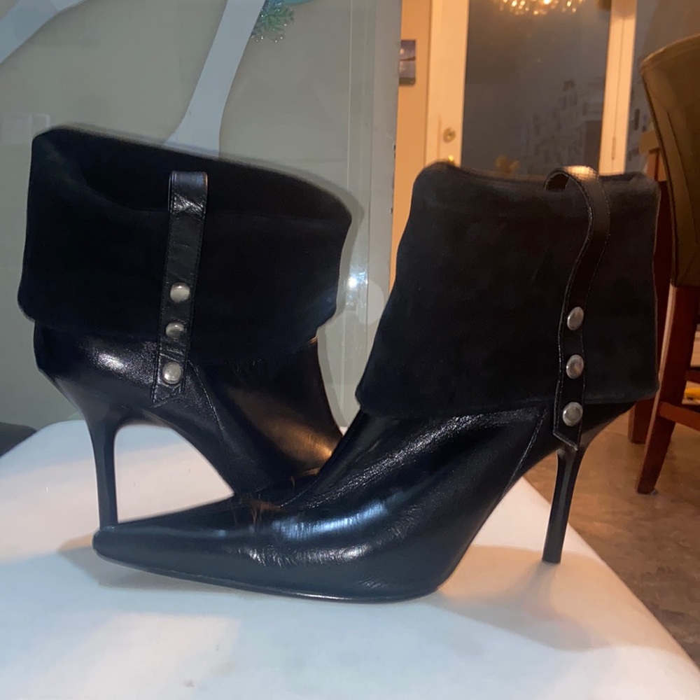 Very elegant heel boots